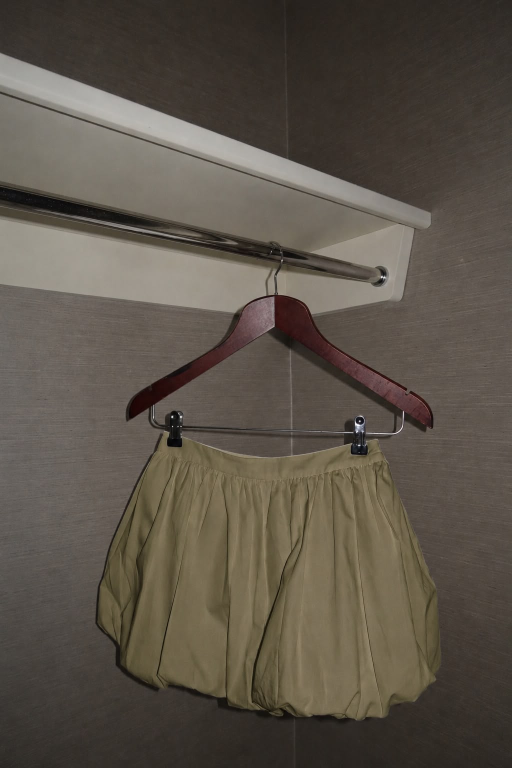 OLIVE SHORTS