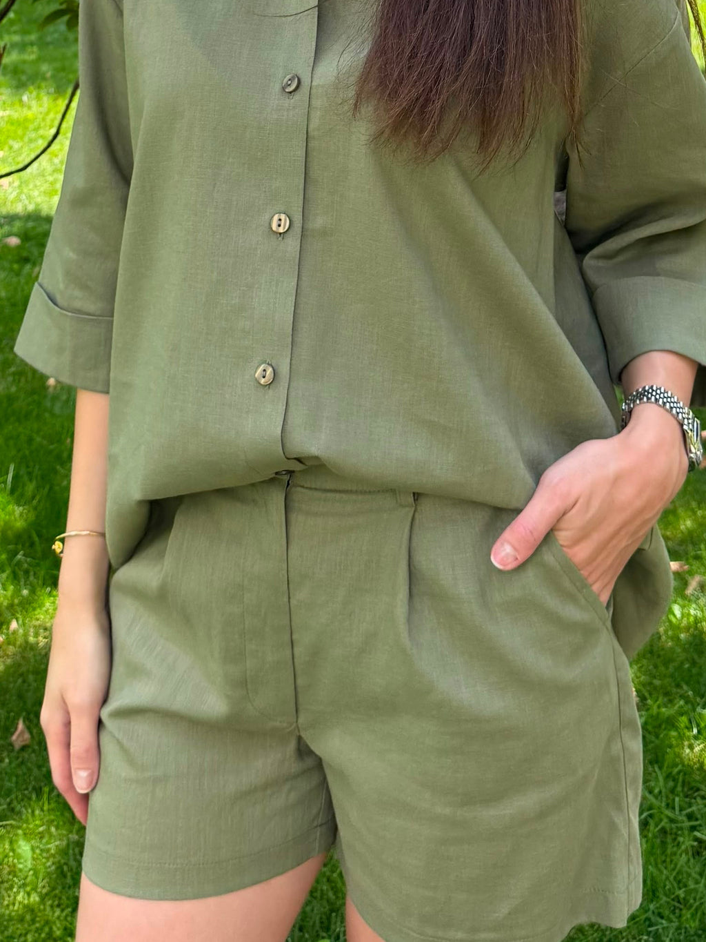 GREEN LINEN SHORTS