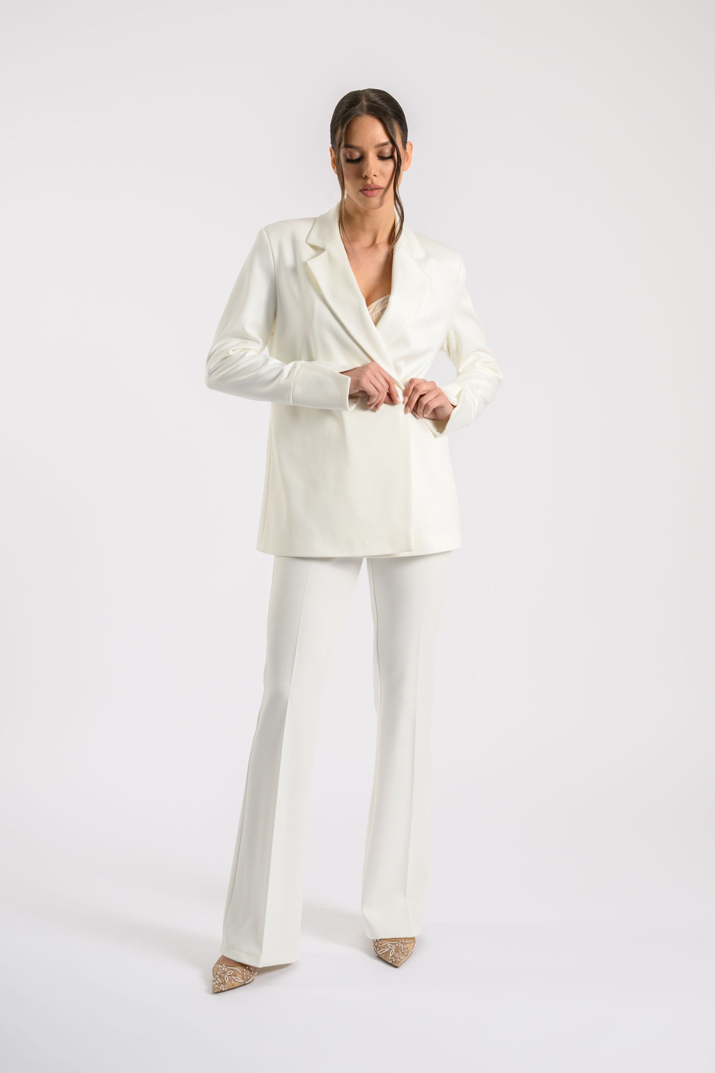 BLAZER WITH ELEGANTLY TAILORED SLIT CUFFS