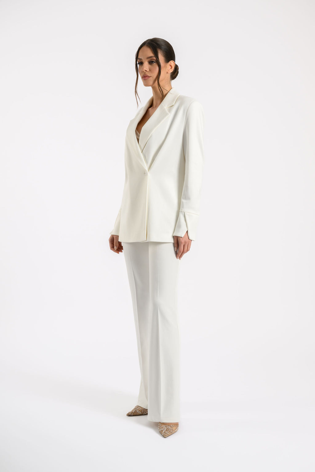 BLAZER WITH ELEGANTLY TAILORED SLIT CUFFS