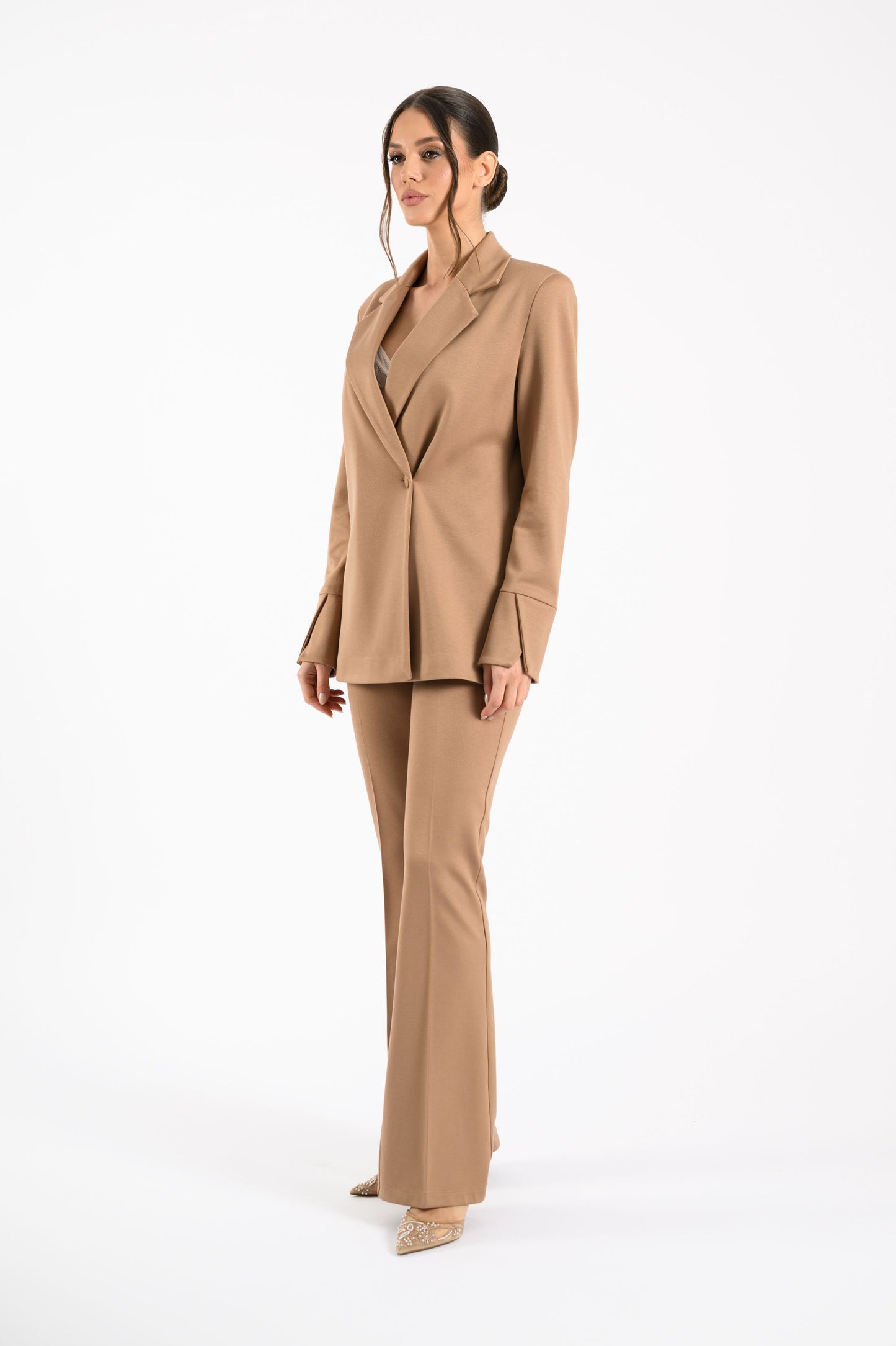 BLAZER WITH ELEGANTLY TAILORED SLIT CUFFS